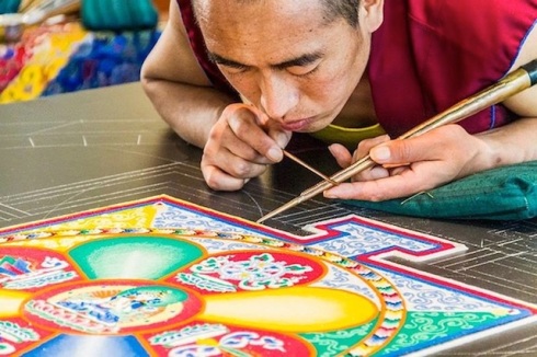 Creating-From-a-Grain-of-Sand-by-The-Tibetan-Monks-5